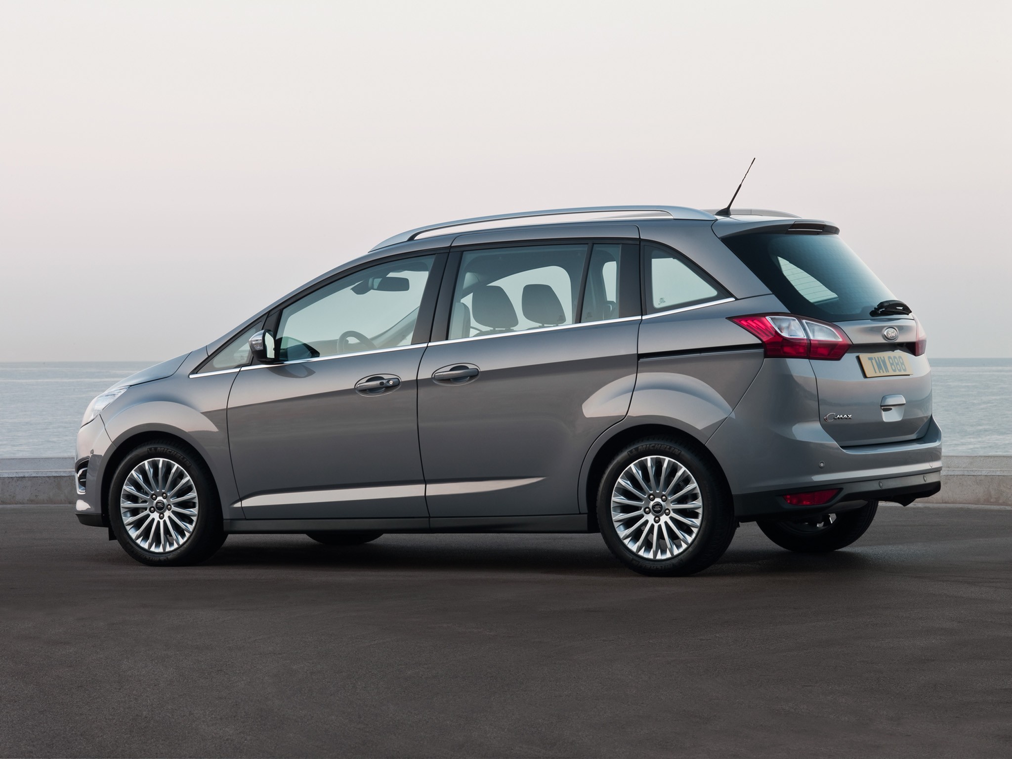 Ford Grand C-Max photo 20