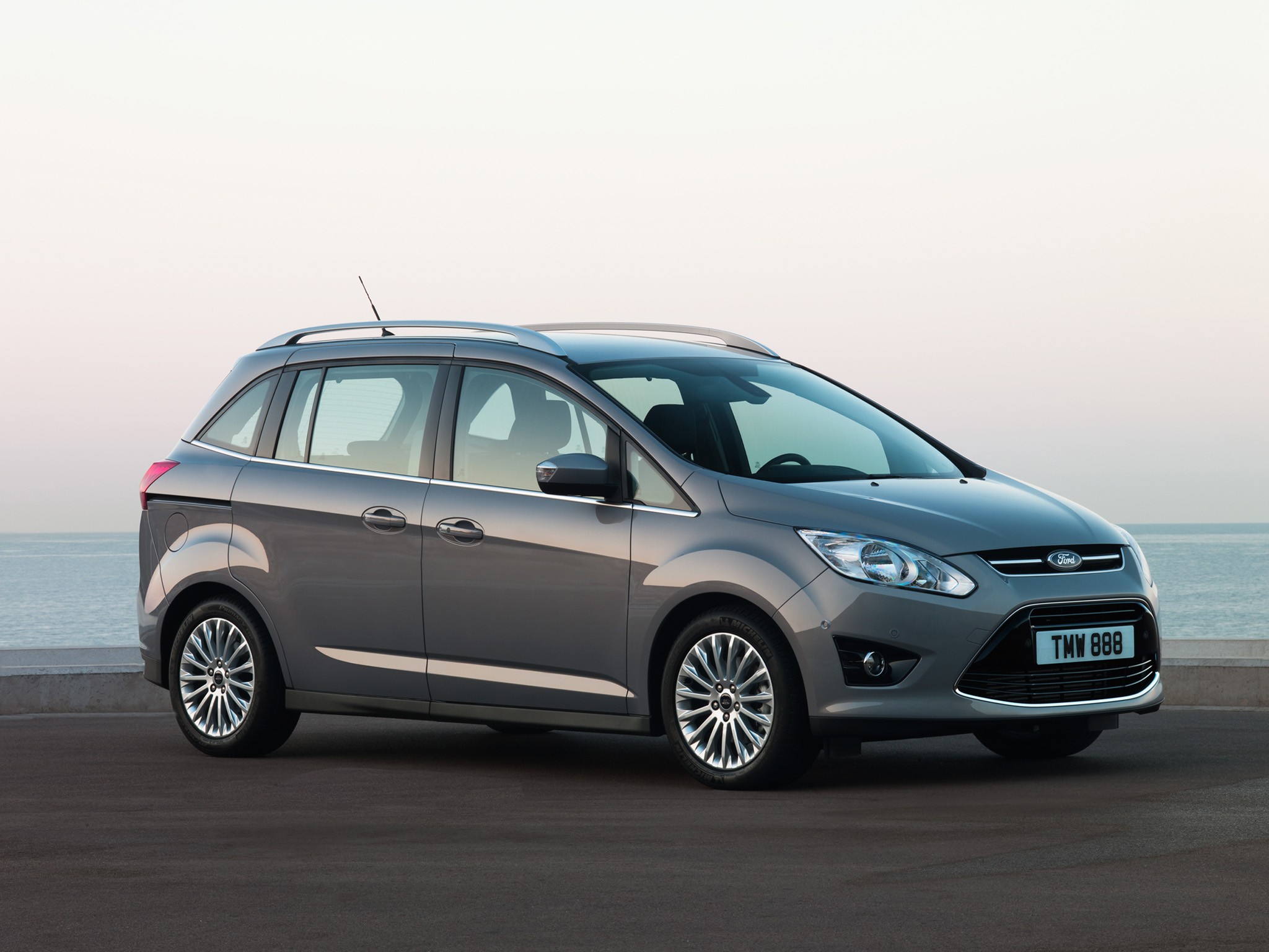 Ford Grand C-Max photo 21