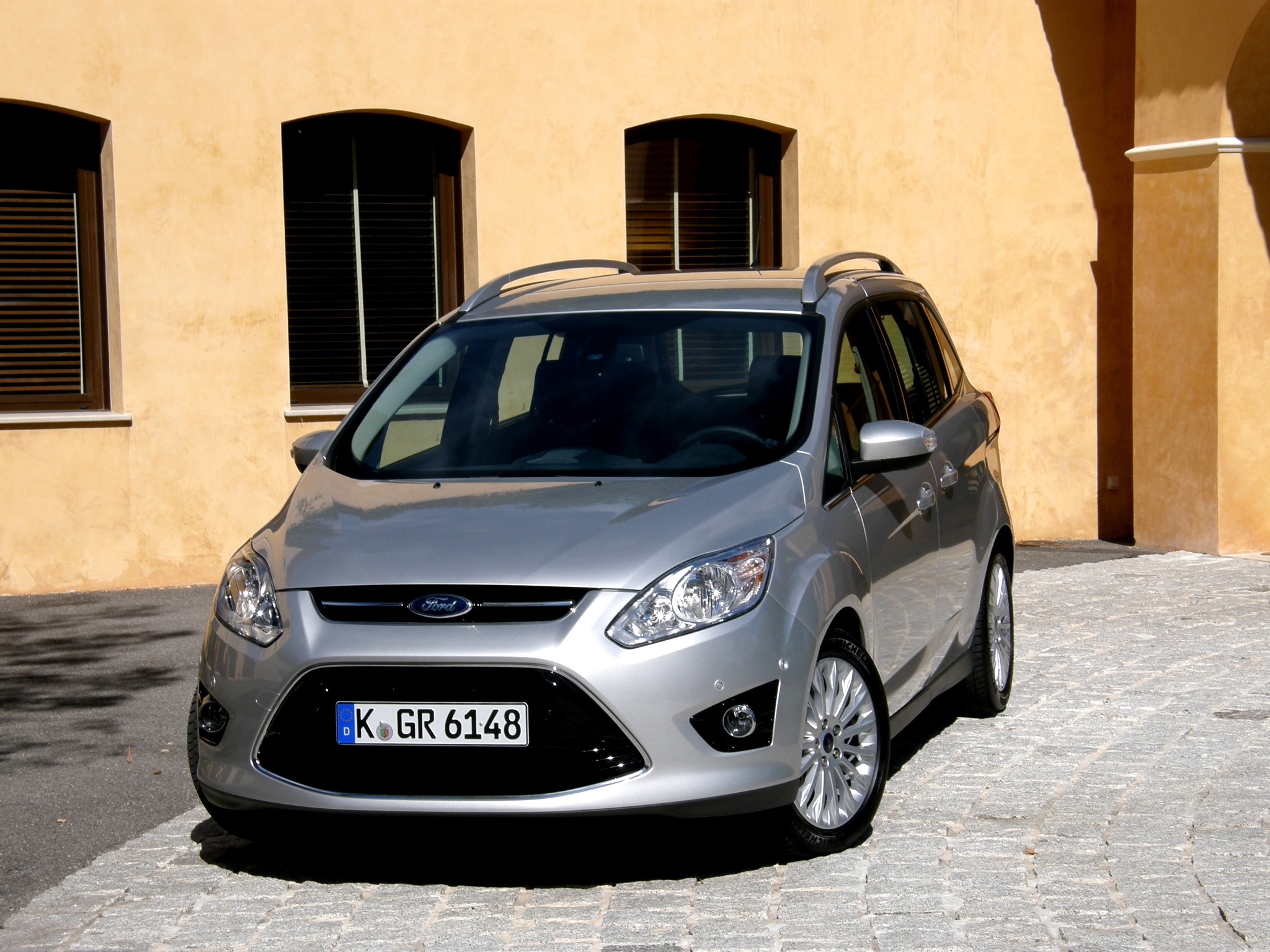 Ford Grand C-Max photo 22