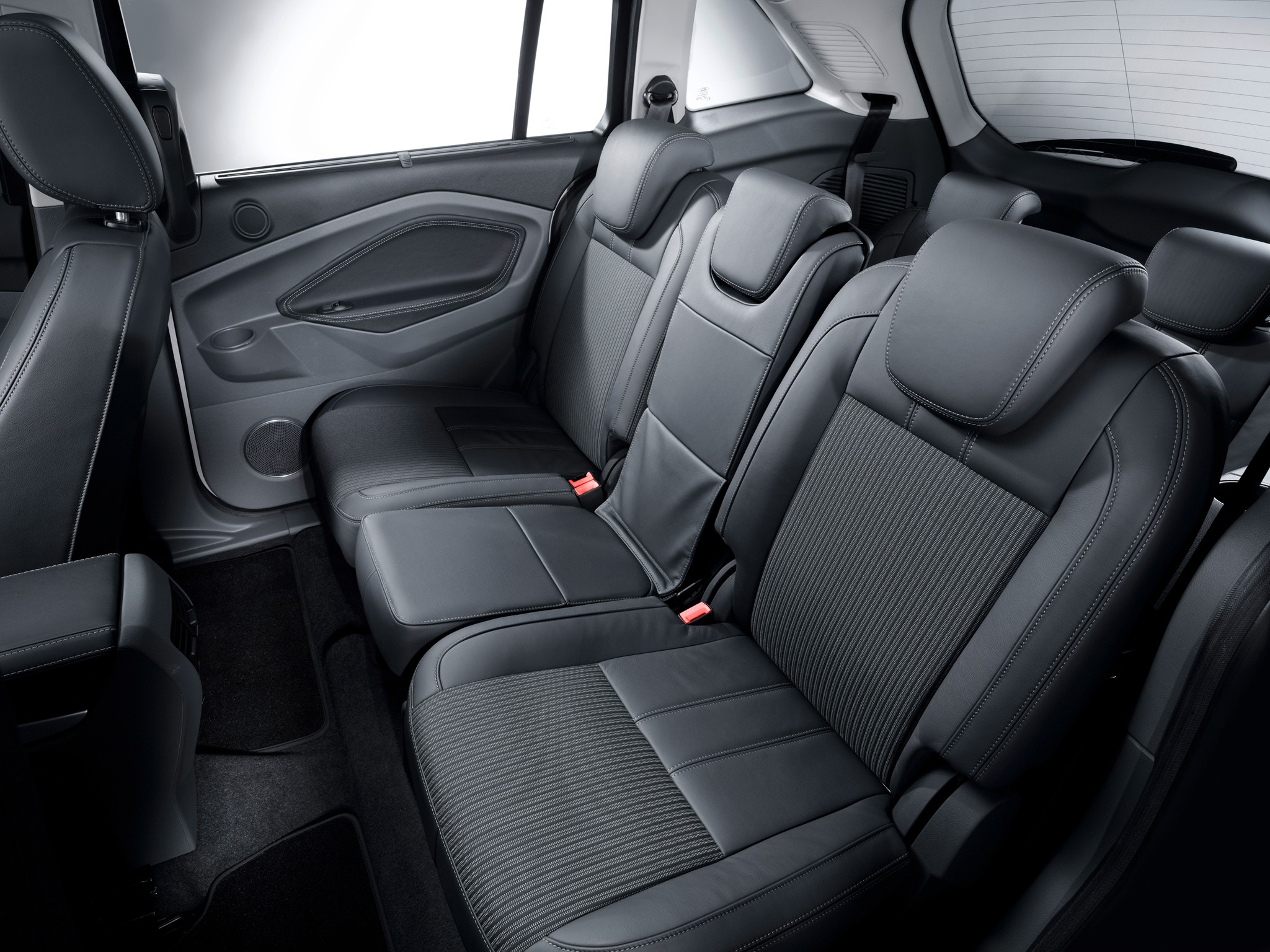 Ford Grand C-Max photo 53