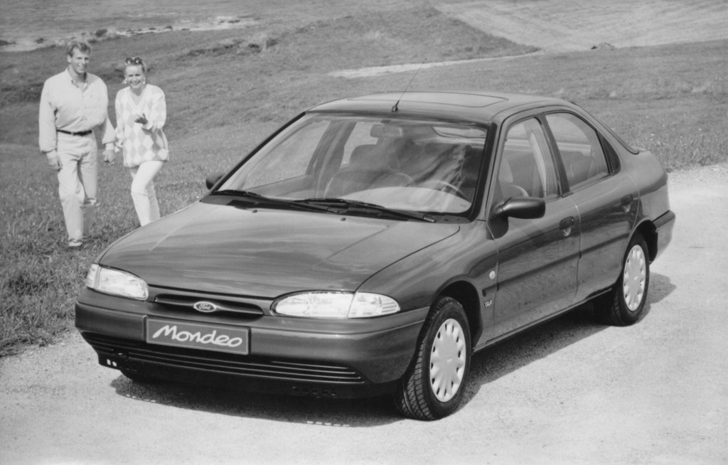 Ford Mondeo Hatchback photo 9