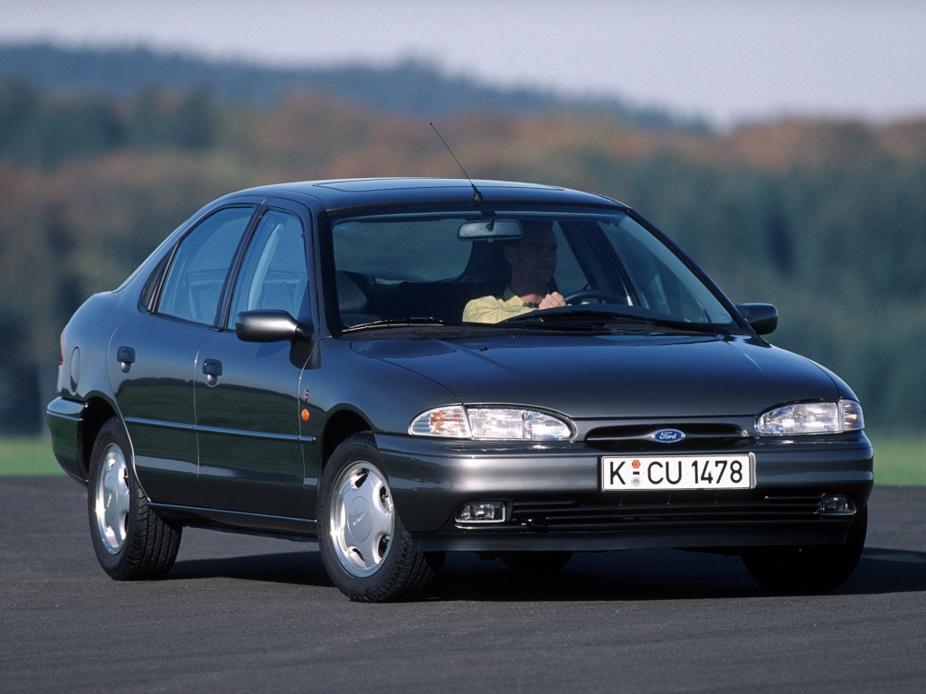 Ford Mondeo Hatchback photo 6