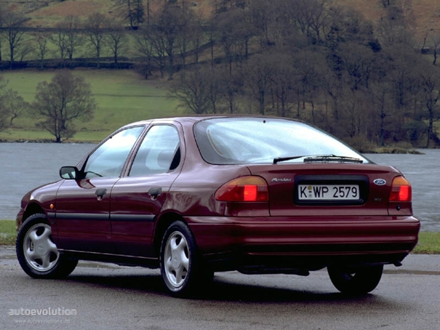 Ford Mondeo Hatchback photo 3