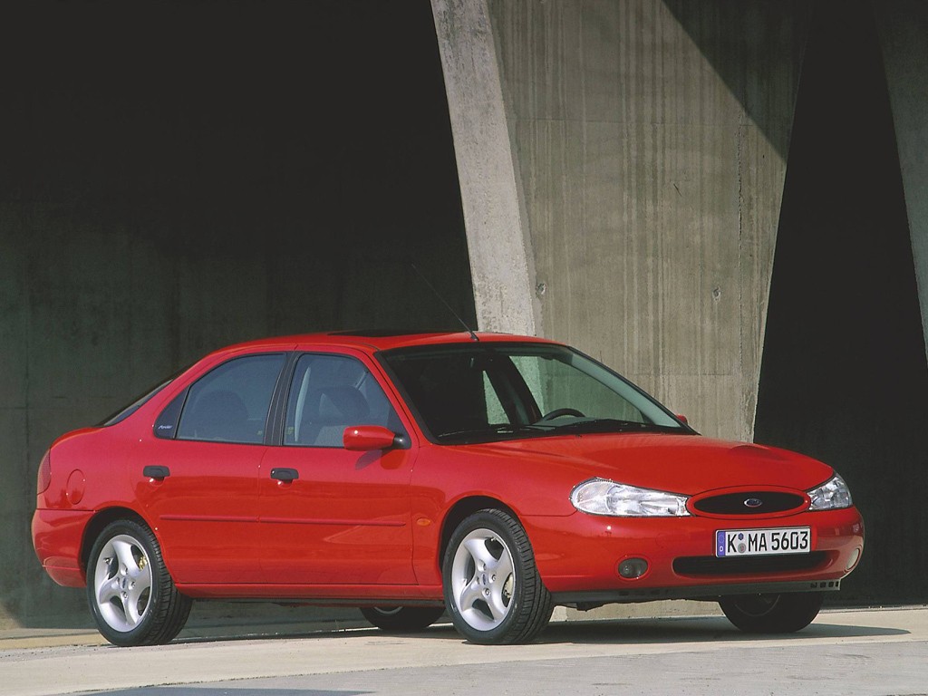Ford Mondeo Hatchback photo 4