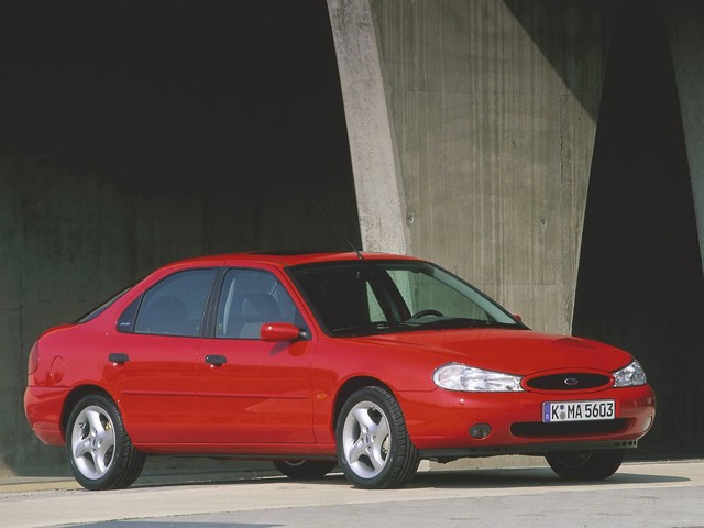 Ford Mondeo Hatchback foto 4
