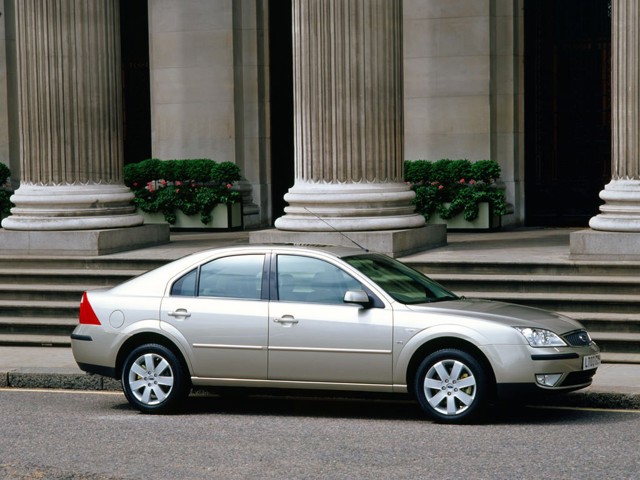 Ford Mondeo Hatchback Foto 10