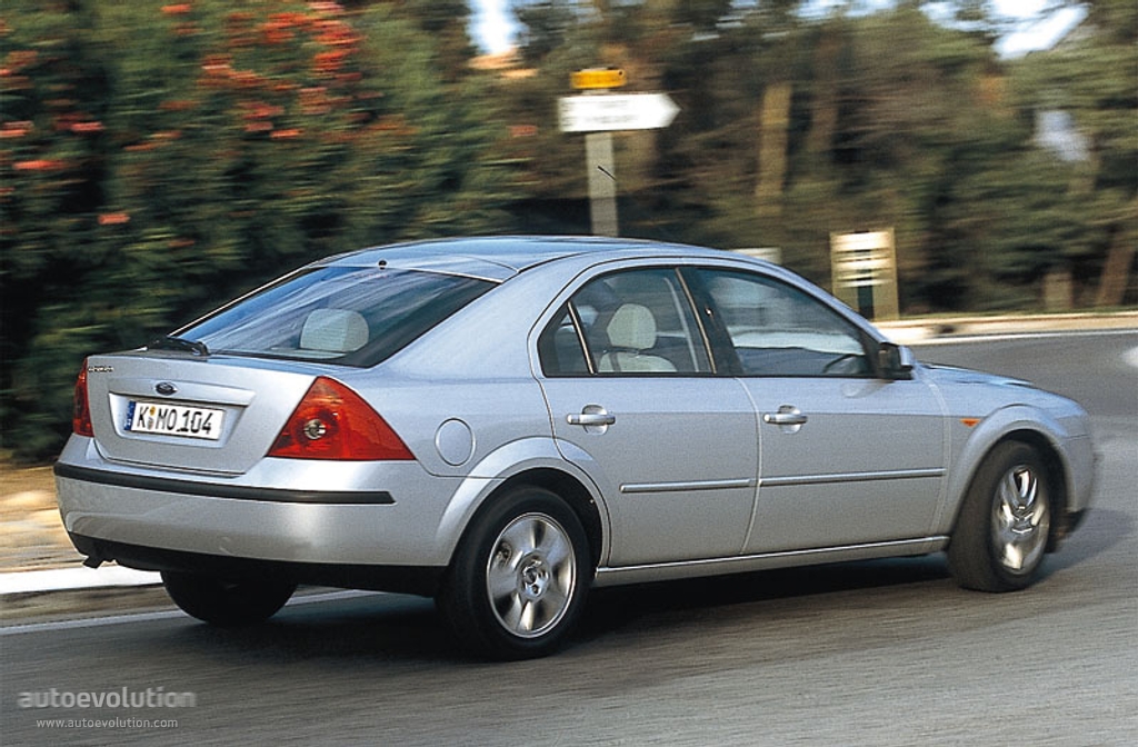 Ford Mondeo Hatchback photo 4