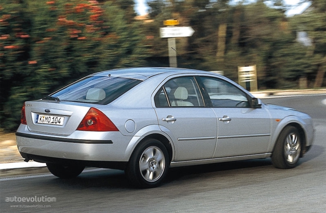 Ford Mondeo Hatchback Foto 4