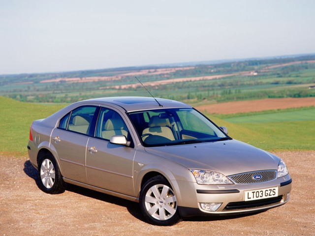 Ford Mondeo Hatchback foto 9
