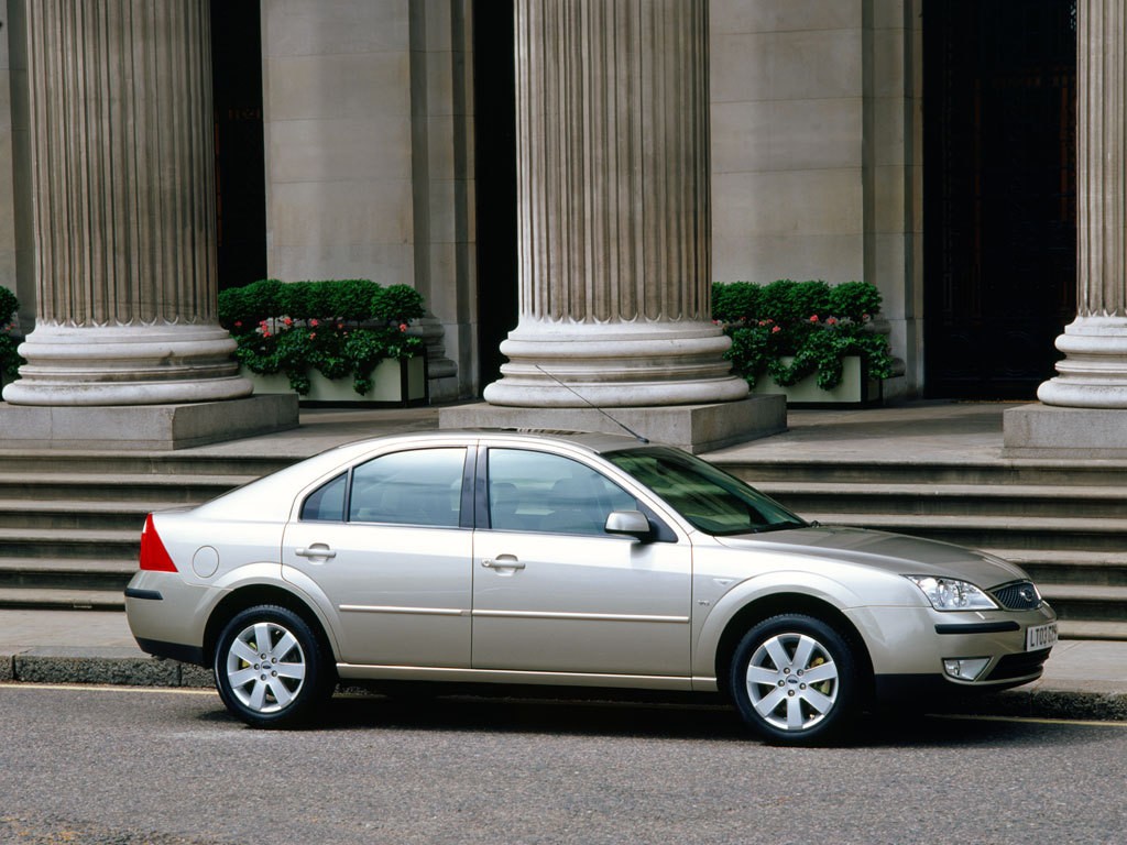 Ford Mondeo Hatchback photo 10
