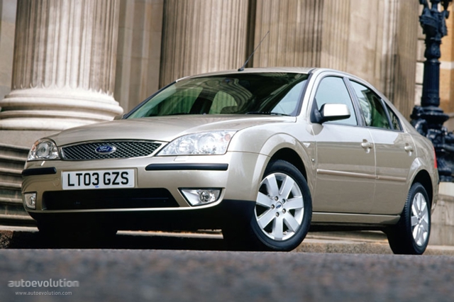 Ford Mondeo Hatchback foto 2