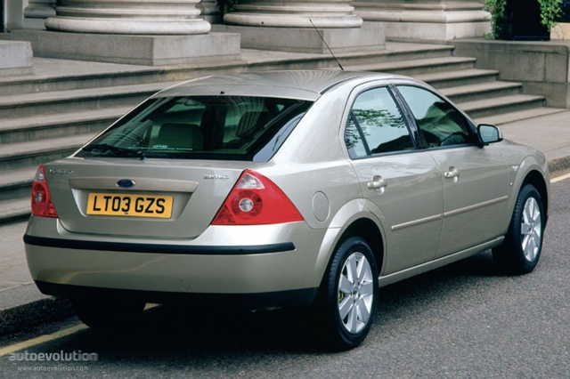 Ford Mondeo Hatchback foto 5