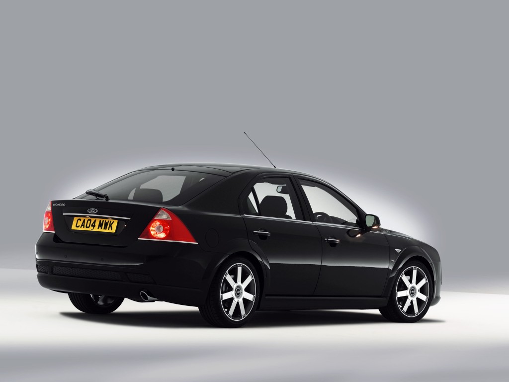 Ford Mondeo Hatchback photo 11