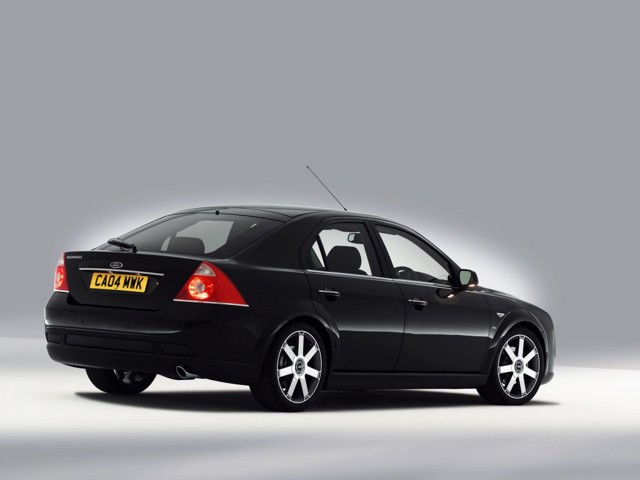 Ford Mondeo Hatchback foto 11