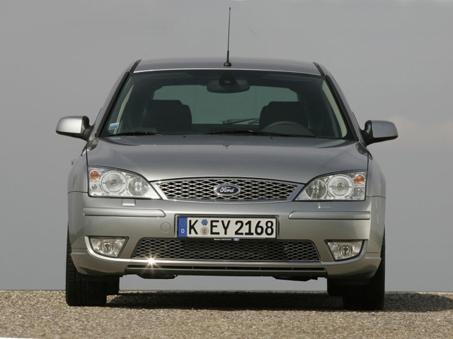 Ford Mondeo Hatchback foto 12