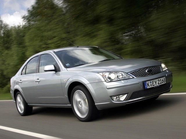Ford Mondeo Hatchback foto 13