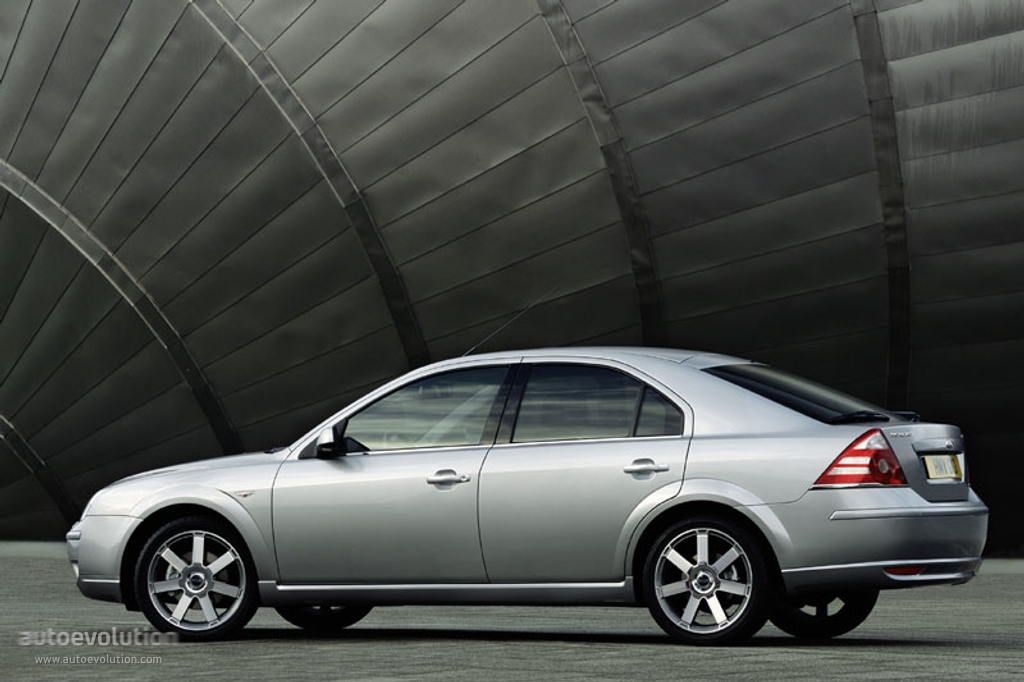 Ford Mondeo Hatchback photo 3