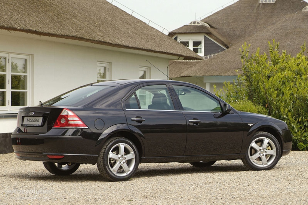 Ford Mondeo Hatchback photo 5