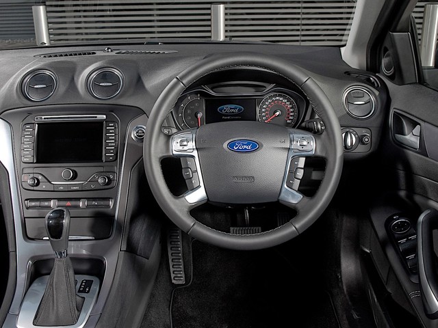 Ford Mondeo Hatchback Foto 33