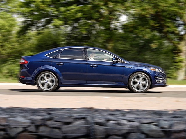 Ford Mondeo Hatchback Foto 17