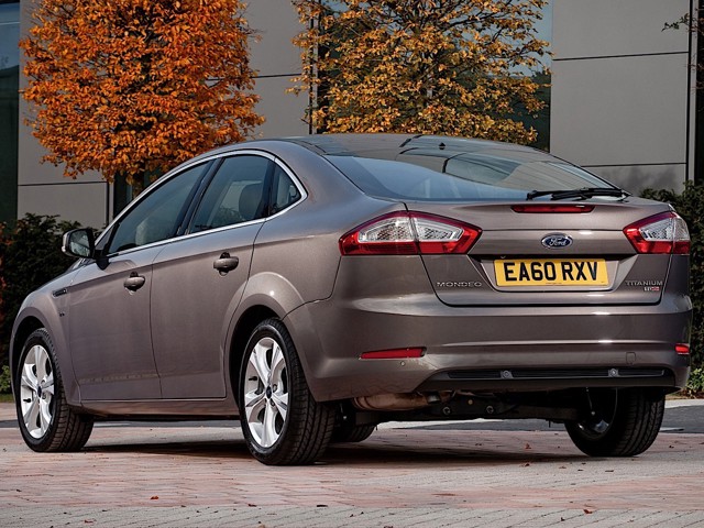Ford Mondeo Hatchback Foto 19