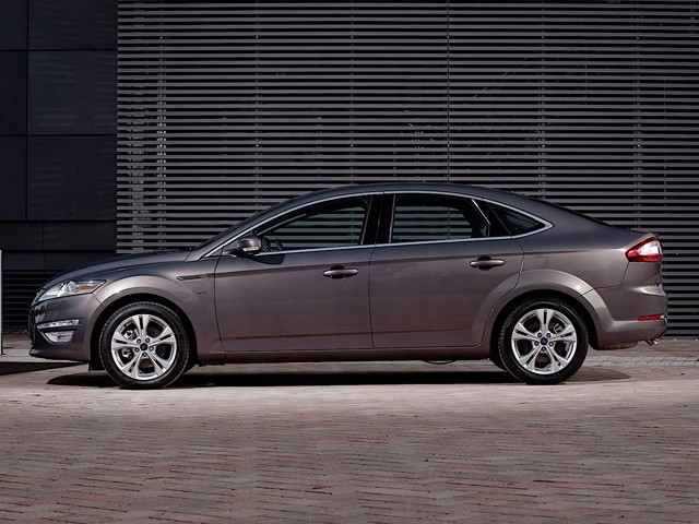 Ford Mondeo Hatchback Foto 20