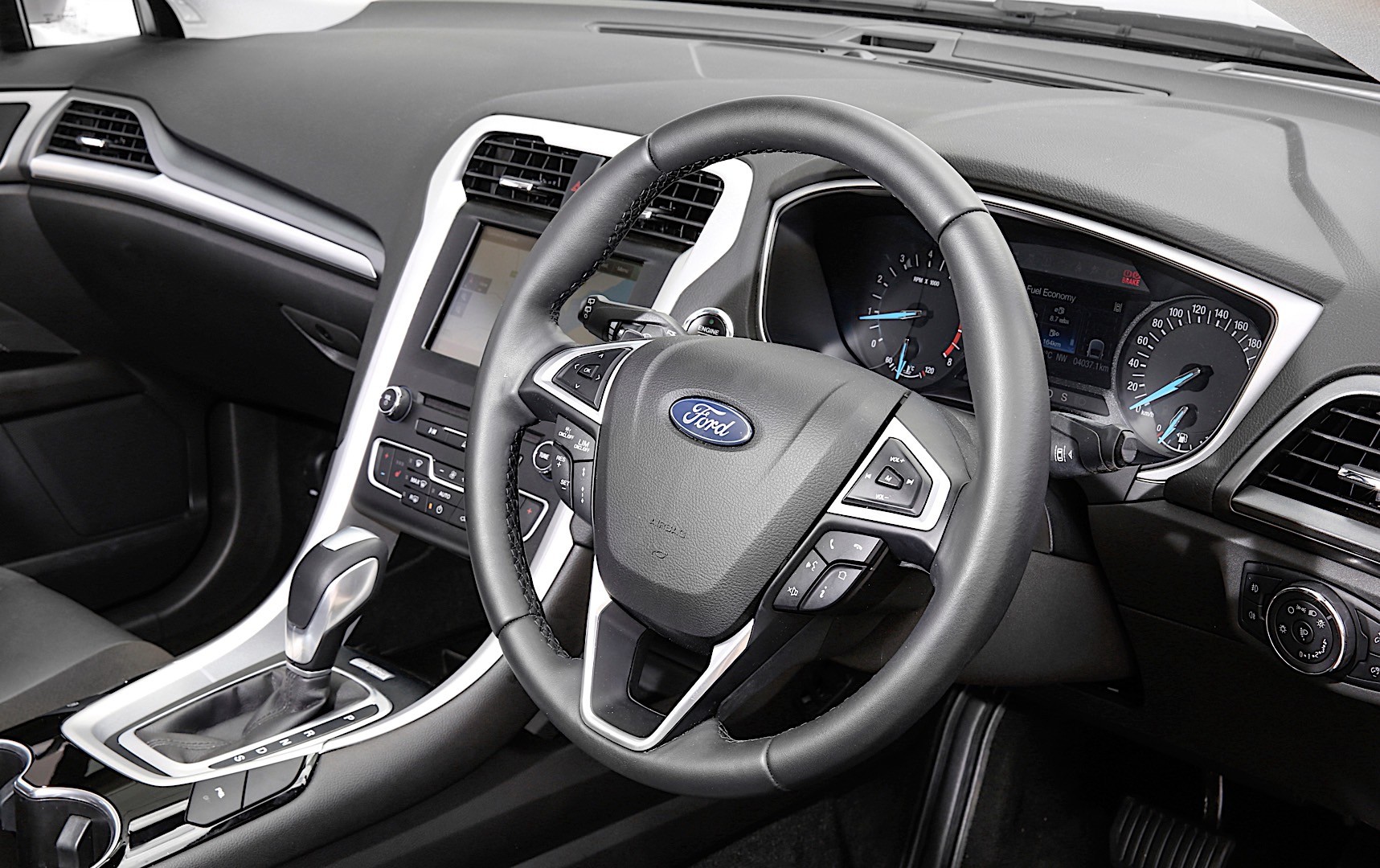 Ford Mondeo Hatchback photo 57