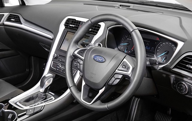 Ford Mondeo Hatchback photo 57