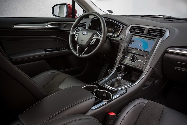 Ford Mondeo Hatchback photo 59