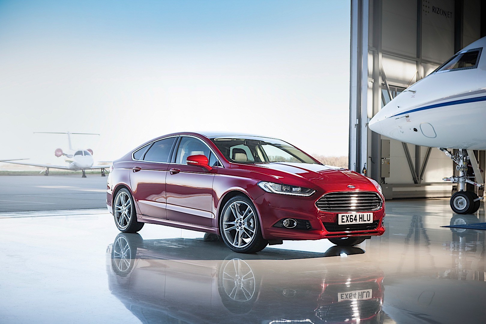 Ford Mondeo Hatchback photo 4