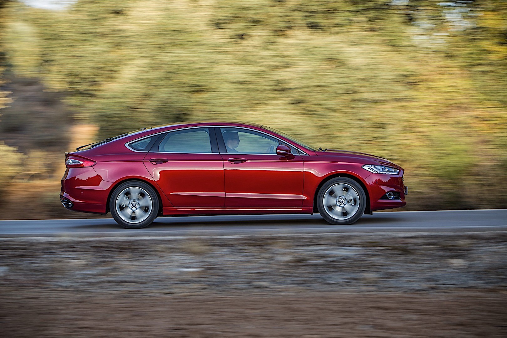 Ford Mondeo Hatchback photo 5