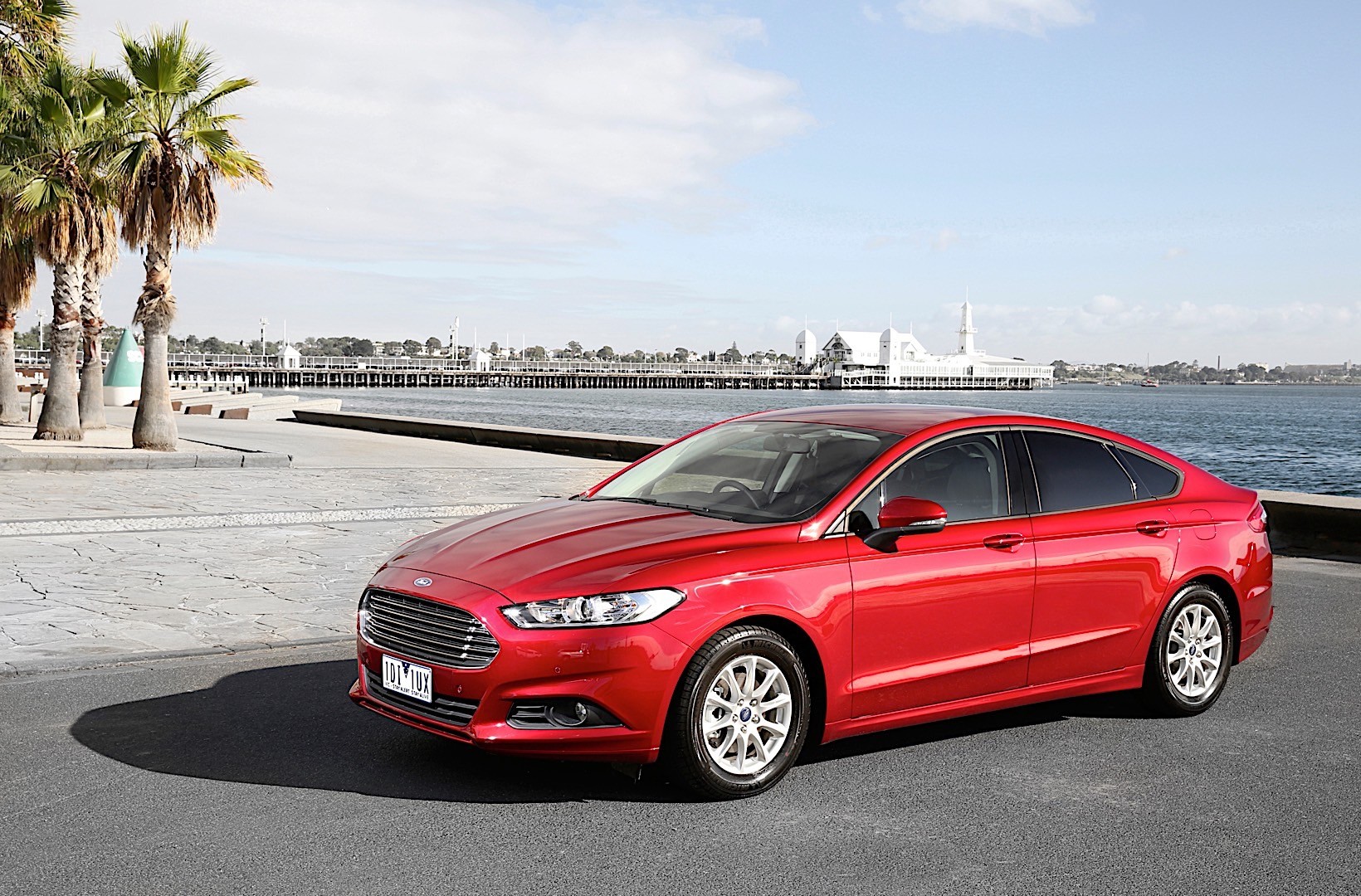 Ford Mondeo Hatchback photo 6