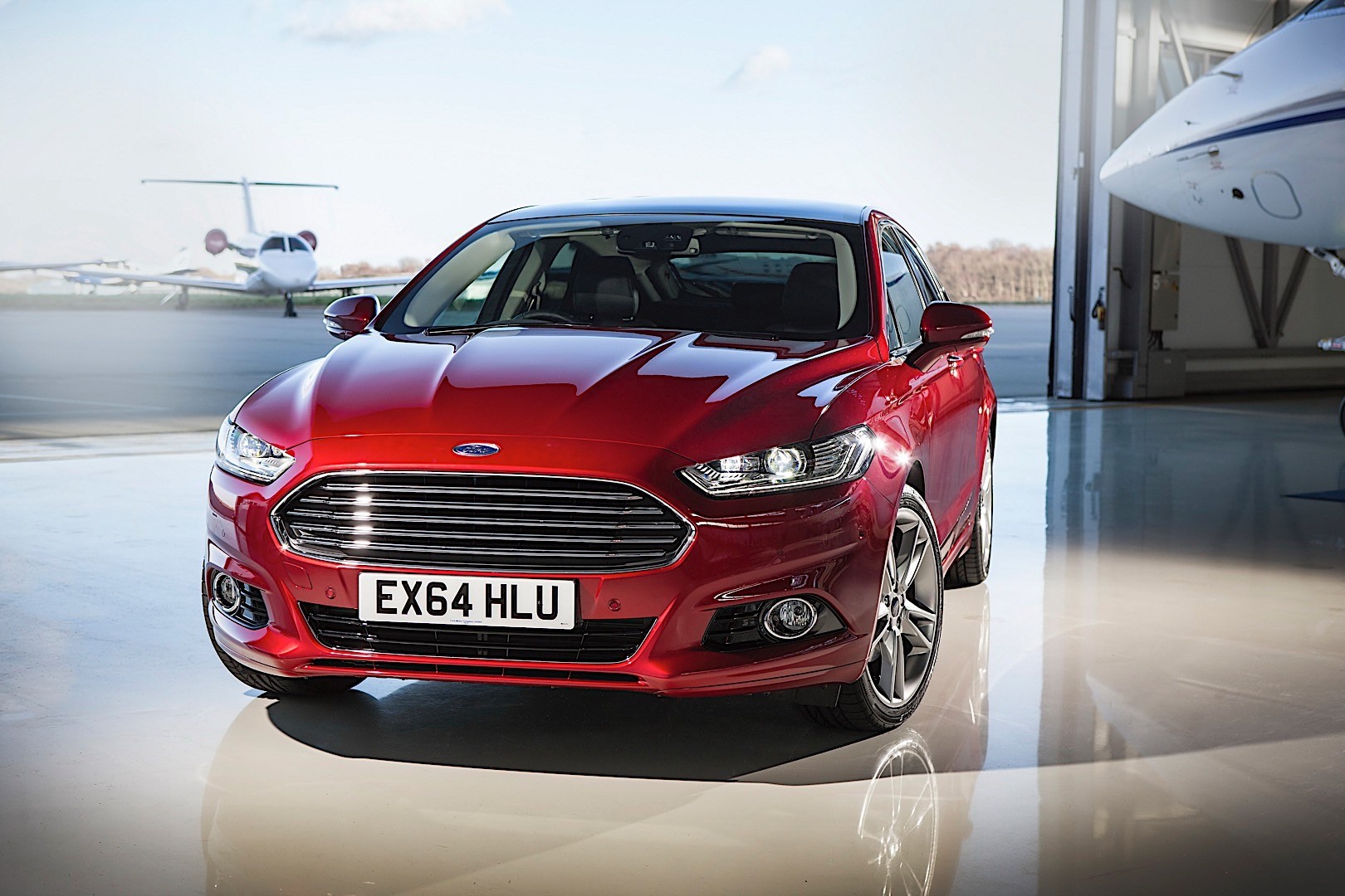 Ford Mondeo Hatchback photo 9