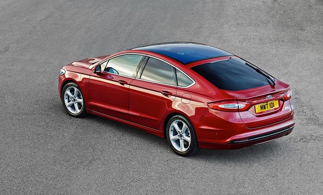Ford Mondeo Hatchback photo 10