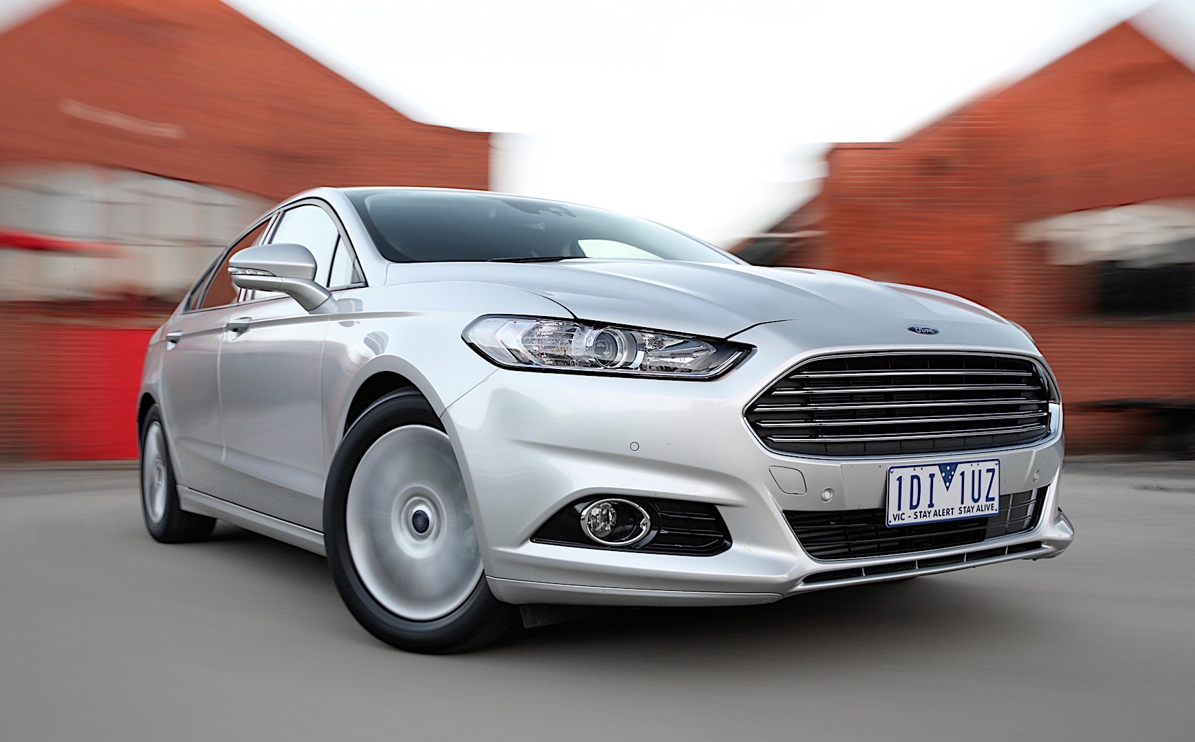 Ford Mondeo Hatchback photo 12