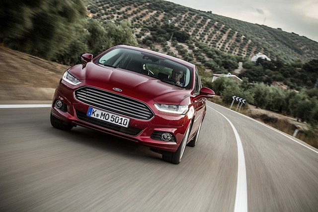Ford Mondeo Hatchback photo 17