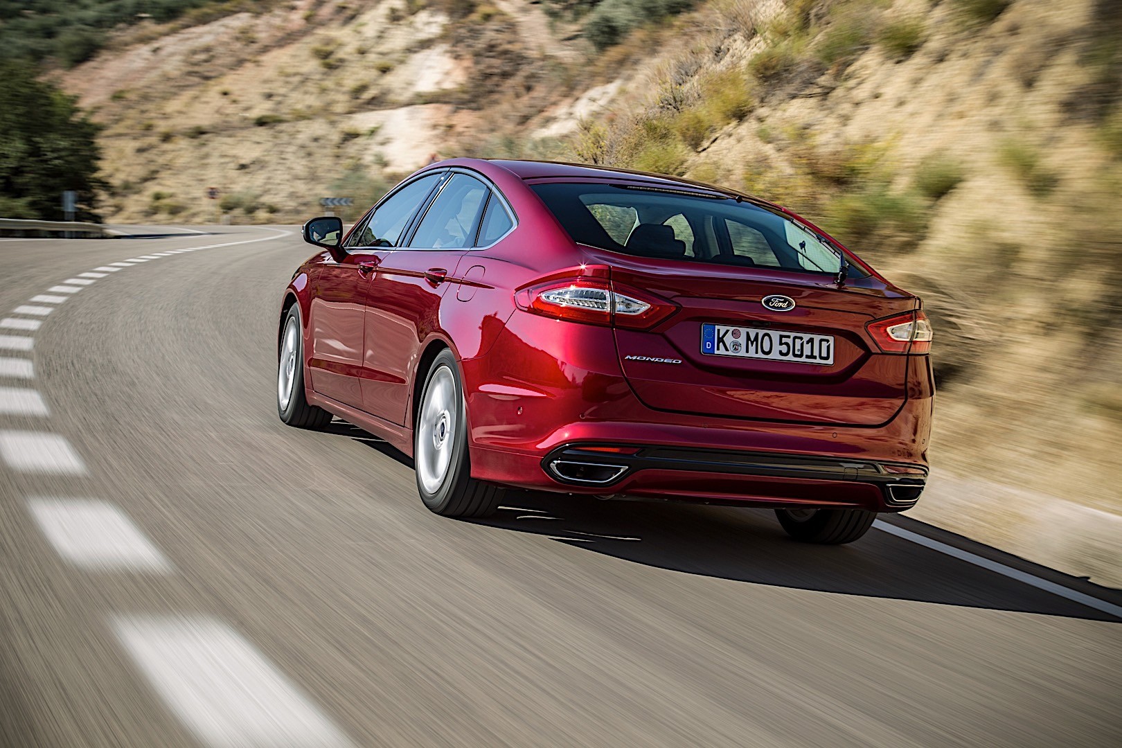 Ford Mondeo Hatchback photo 20