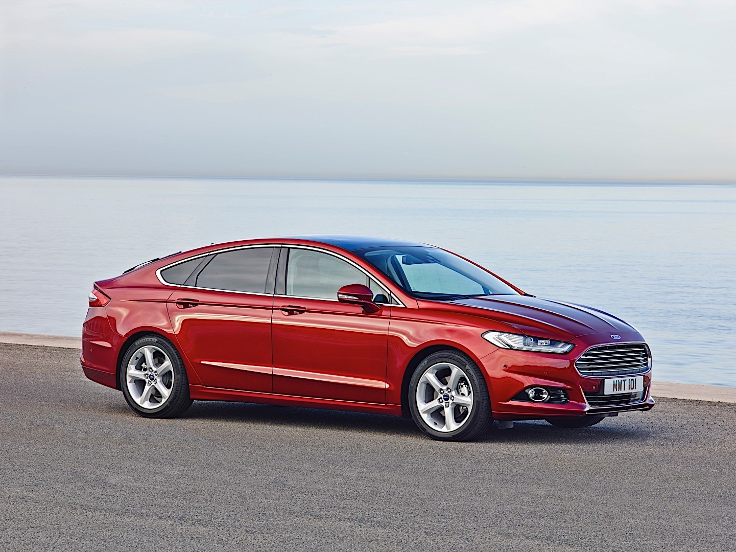 Ford Mondeo Hatchback photo 23