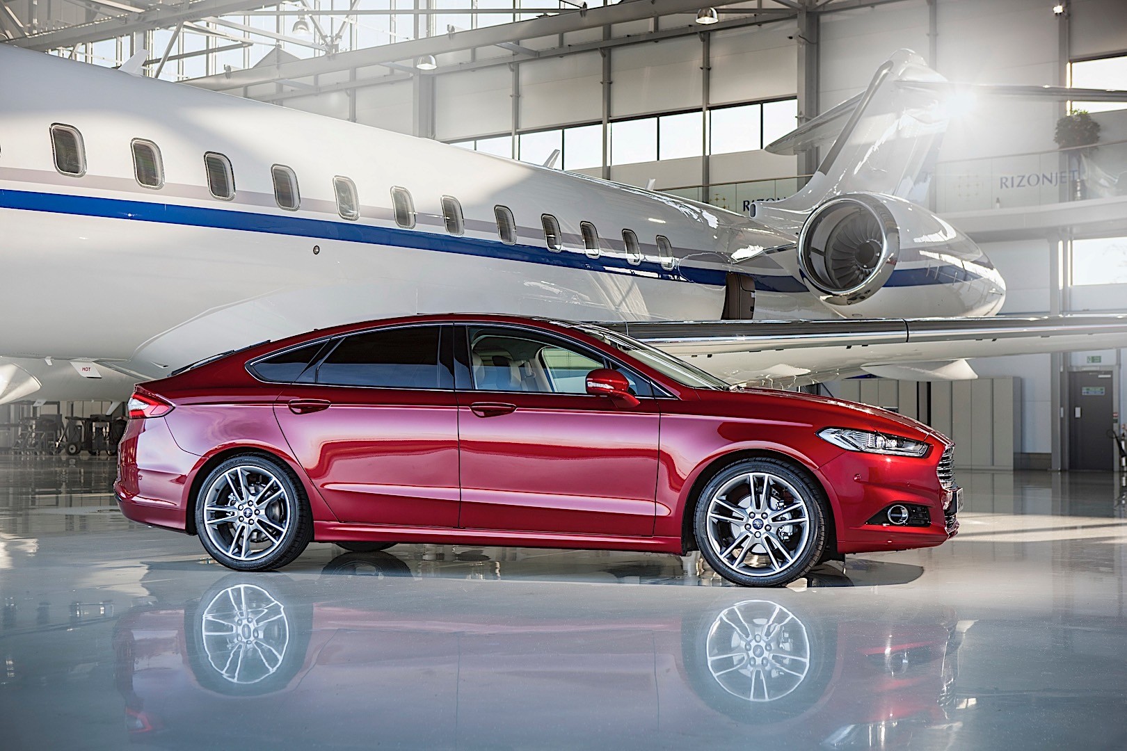 Ford Mondeo Hatchback photo 26