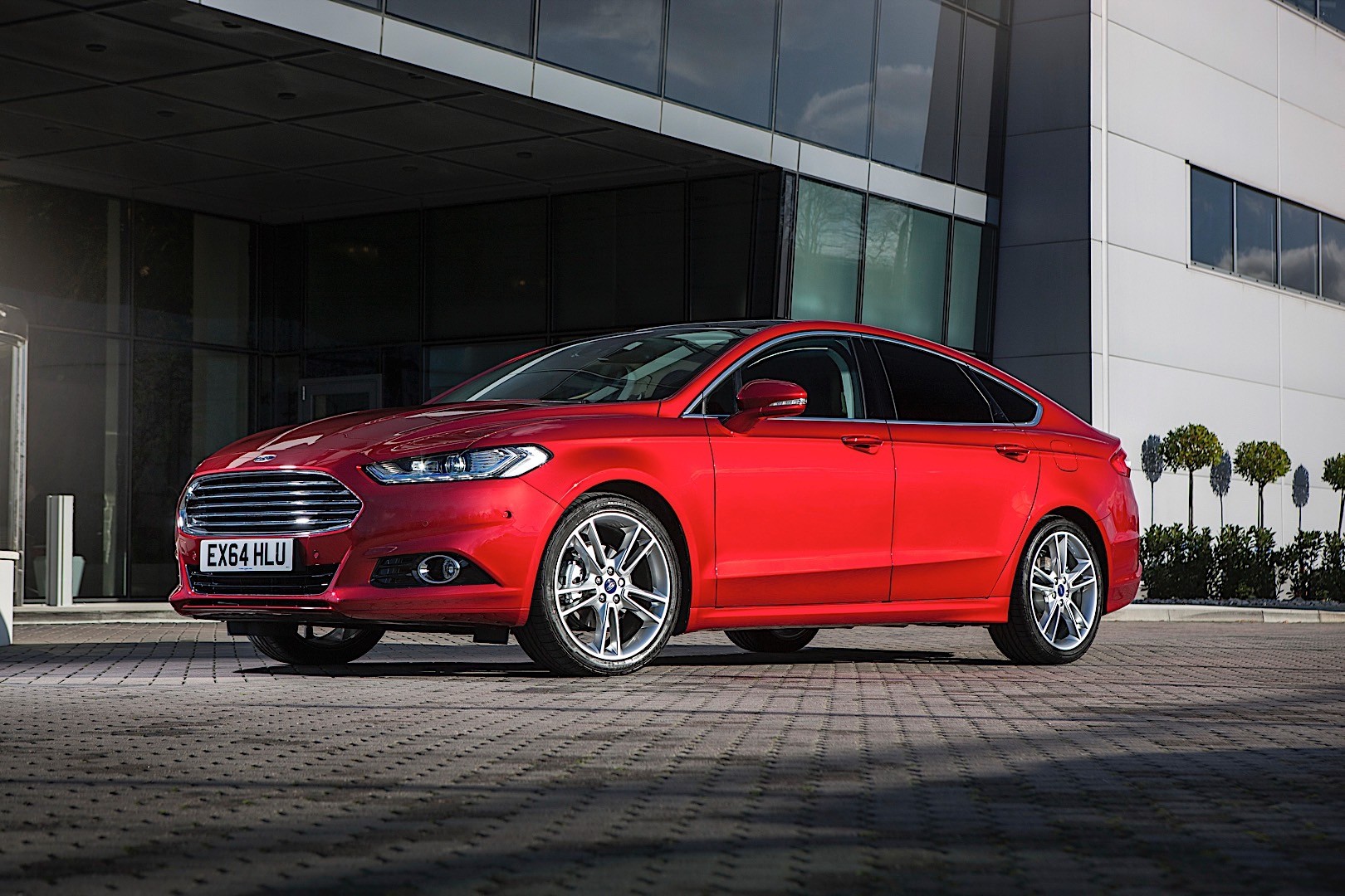 Ford Mondeo Hatchback photo 33