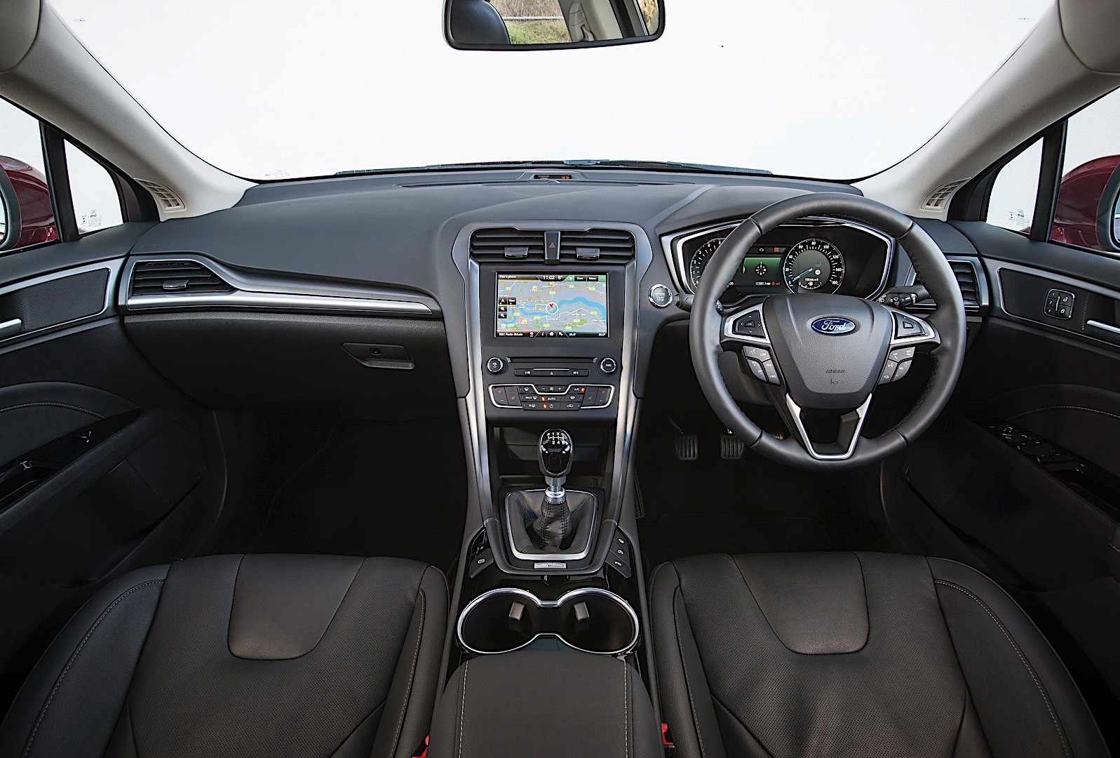 Ford Mondeo Hatchback photo 51