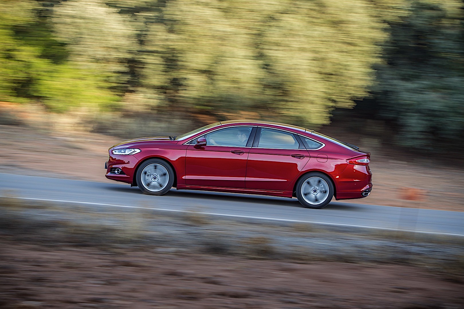 Ford Mondeo Hatchback photo 37