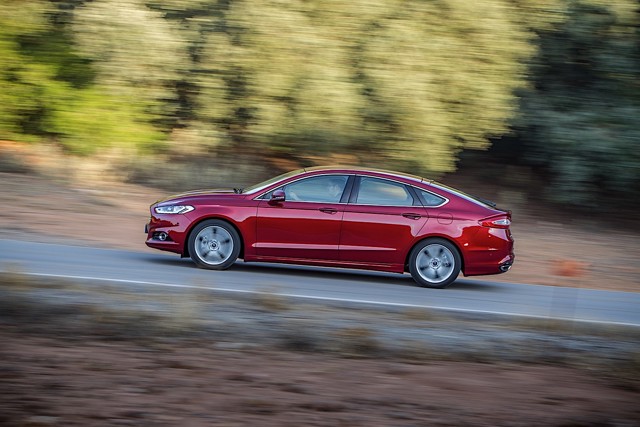 Ford Mondeo Hatchback photo 37