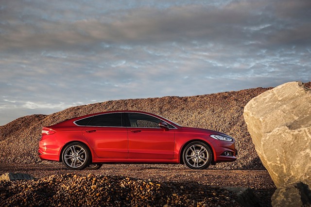 Ford Mondeo Hatchback photo 43