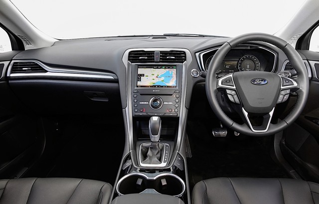 Ford Mondeo Hatchback photo 52
