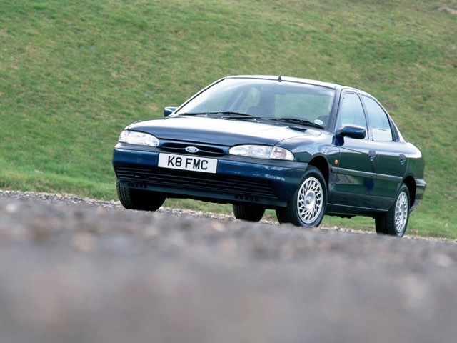 Ford Mondeo Sedan Foto 4