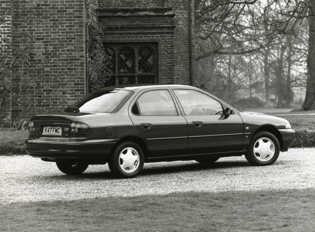 Ford Mondeo Sedan photo 7
