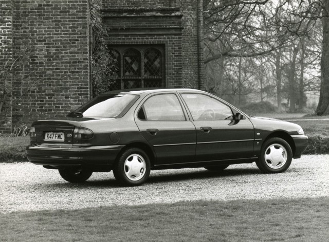 Ford Mondeo Sedan Foto 7