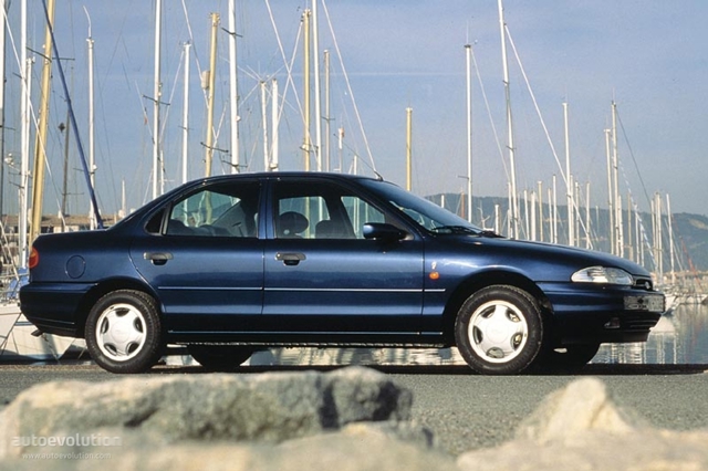Ford Mondeo Sedan Foto 2