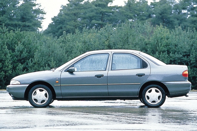Ford Mondeo Sedan Foto 3